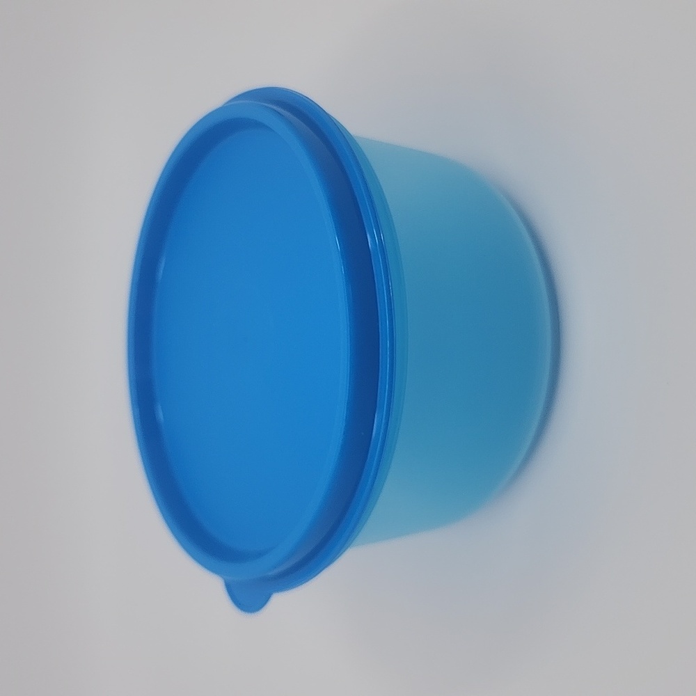 Tupperware Serving Snack Bowl with Lid New